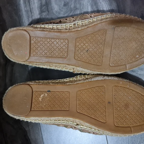 Shoes - Picture 4 of 5